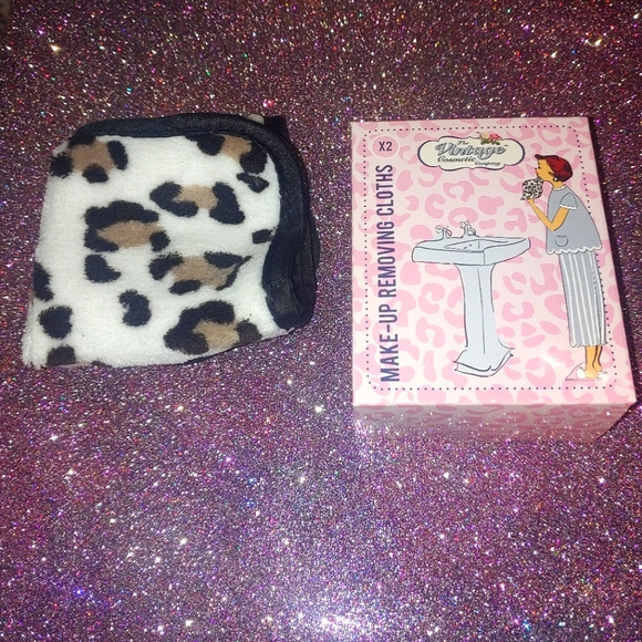 Set of 2 Leopard Make Up Remover Cloths Polyester The Vintage Cosmetic Company - Picture 3 of 4